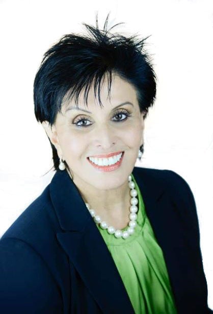 laura-esquivel418X615 laura-esquivel418X615